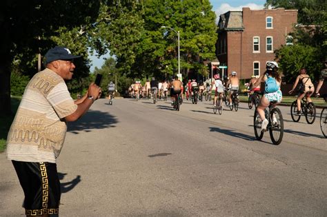 Everyone We Saw at the World Naked Bike Ride in St. Louis。